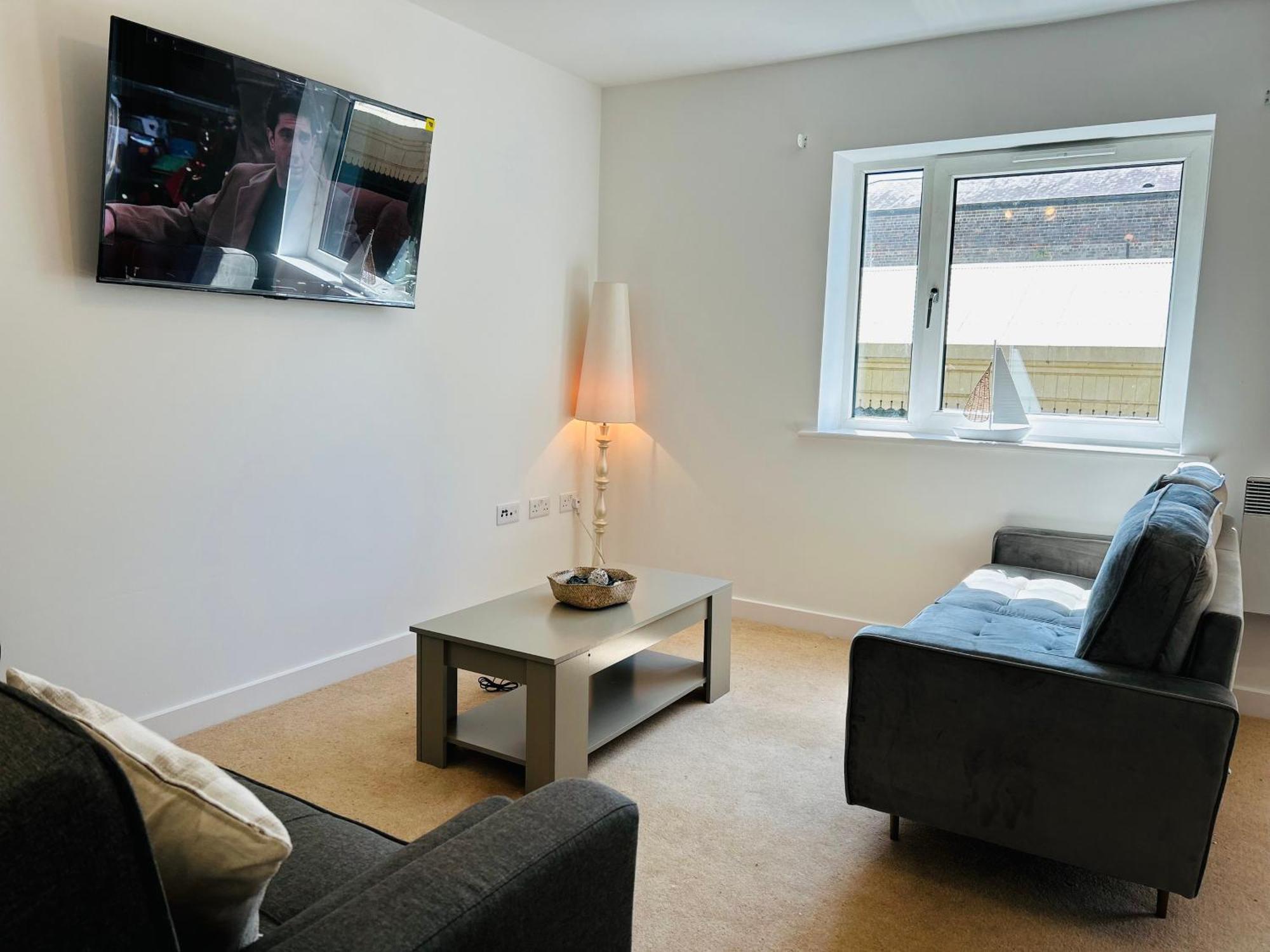 Apartment Modern Broad Gauge Way - Ideal For Work And Leisure