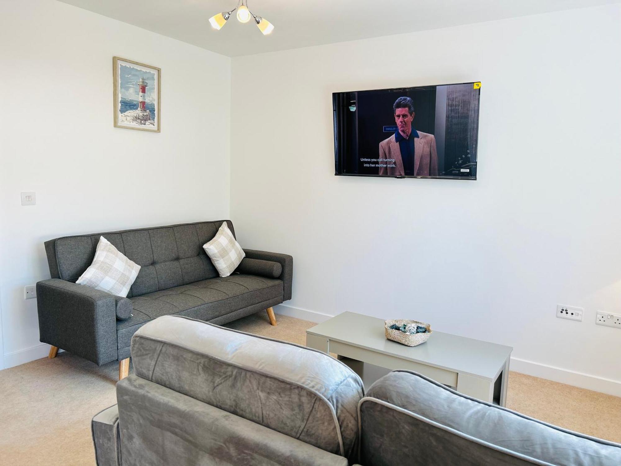 Modern Broad Gauge Way - Ideal For Work And Leisure Apartment *